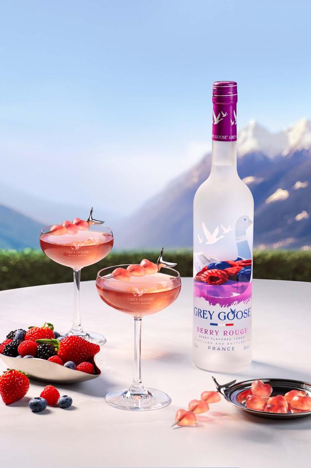 Grey Goose Berry Rouge Le Metro Cocktails Grey Goose Berry Rouge Le Metro Cocktails